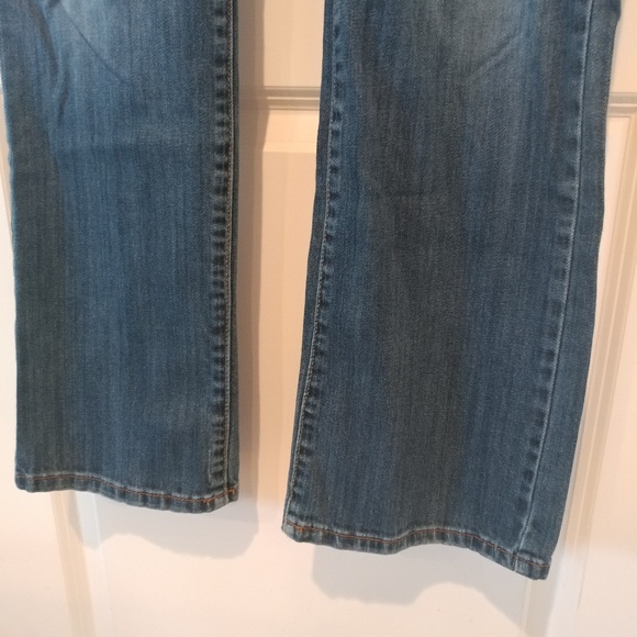 Lucky Brand Size 6 regular inseam jeans - Picture 2 of 6